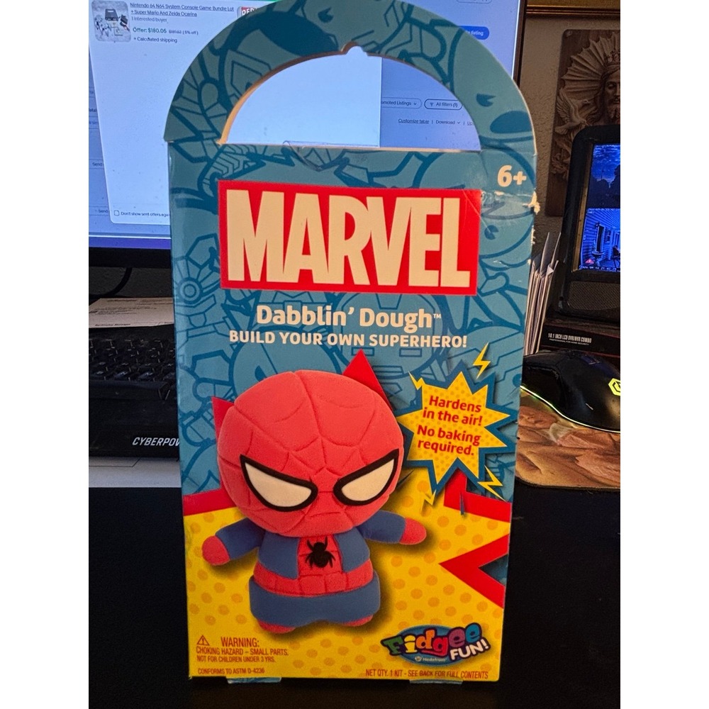 Marvel Dabblin' Dough Build Your Own Superhero Spider-Man